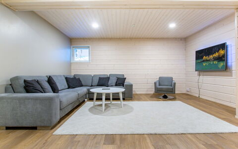 Salavan Tsaari: Sol, Design Intérieur, Sol, Mur, Bois, Parquet, Plafond, Canapé, Salon, Pièce