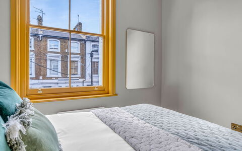 London West End 307: Arbuste, Jardin, Zone Résidentielle, Communauté Des Plantes, Lot Terre, Couverture De Sol, Aménagement Paysager, Arrière-Cour, Cour