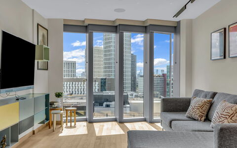 Stratford Loft: Arbuste, Jardin, Zone Résidentielle, Communauté Des Plantes, Lot Terre, Couverture De Sol, Aménagement Paysager, Arrière-Cour, Cour