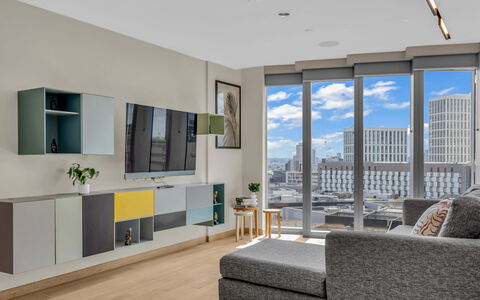Stratford Loft: Arbuste, Jardin, Zone Résidentielle, Communauté Des Plantes, Lot Terre, Couverture De Sol, Aménagement Paysager, Arrière-Cour, Cour