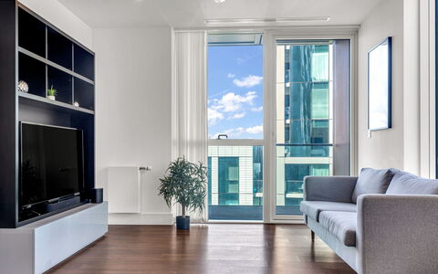 Canary Wharf 310