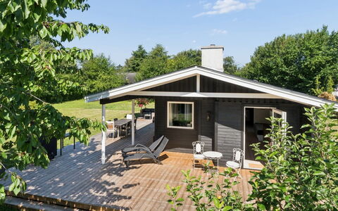 Antonie - 350M from the Sea: Bois, Domicile, Chalet, Porte, Porche, Dur, Ombre, Batiments Jardin, Siding, Biens