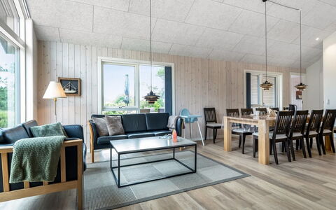 Merita - 600M from the Sea: Bois, Sol, Plafond, Design Intérieur, Sol, Parquet, Meubles, Domicile, Pièce, Salon