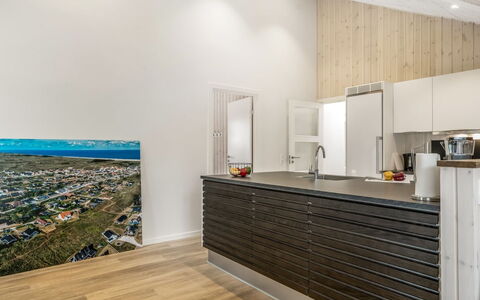 Merita - 600M from the Sea: Sol, Bois, Design Intérieur, Plafond, Sol, Parquet, Meubles, Pièce, Revêtement De Sol Stratifié, Cuisine