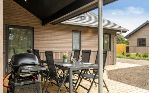 Merita - 600M from the Sea: Bois, Siding, Porte, Plate-Forme, Chalet, Tache De Bois, Dur, Porche, Vélo, Mobilier De Jardin