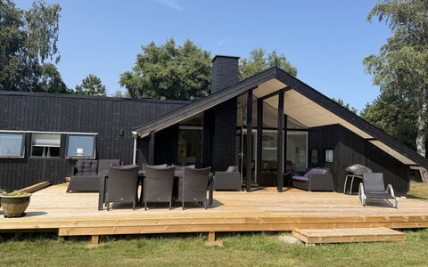 Tameran - from the Sea: Bois, Toit, Domicile, Chalet, Porte, Siding, Dur, Ombre, Porche, Ferme