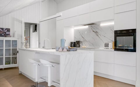Tameran - from the Sea: Cuisine, Sol, Design Intérieur, Comptoir, Bois, Meubles, Appareil De Cuisine, Sol, Cabinetry, Plafond