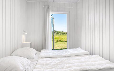 Tameran - from the Sea: Chambre, Literie, Drap De Lit, Lit, Conception, Planche, Daylighting, Linge, Cadre De Lit