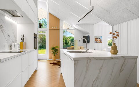 Tameran - from the Sea: Cuisine, Bois, Sol, Comptoir, Design Intérieur, Sol, Meubles, Plafond, Appareil De Cuisine, Parquet
