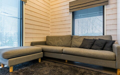 Golfarinkunnas 6A: Canapé, Bois, Sol, Meubles, Design Intérieur, Salon, Textile, Sol, Marron, Appartement
