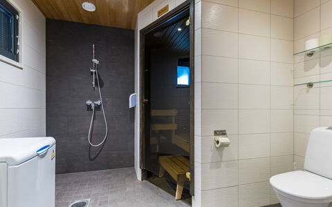 Golfarinkunnas 6A: Sol, Luminaire Plomberie, Sol, Mur, Design Intérieur, Bois, Salle De Bains, Toilette, Plafond, Évier