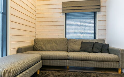 Golfarinkunnas 6A: Meubles, Bois, Canapé, Sol, Design Intérieur, Salon, Sol, Textile, Appartement, Marron