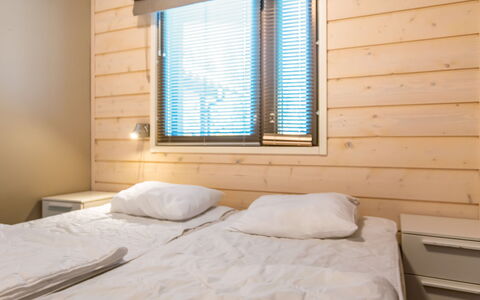 Golfarinkunnas 9A: Bois, Design Intérieur, Sol, Sol, Plafond, Pièce, Couvre-Fenêtres, Chambre, Tache De Bois, Lit