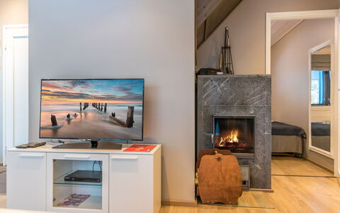 Golfarinkunnas 9B: Télévision, Sol, Design Intérieur, Téléviseur, Sol, Électroménager, Meubles, Salon