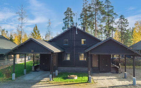 Golfarinkunnas 9D: Maison, Domicile, Toit, Chalet, Siding, Zone Résidentielle, Allée, Batiments Jardin, Cour, Cabane En Rondins