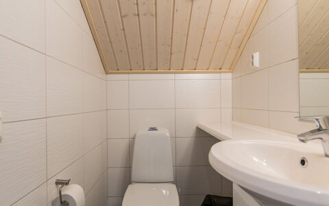 Golfarinkunnas 9D: Sol, Luminaire Plomberie, Sol, Mur, Lavabo, Bois, Salle De Bains, Évier, Design Intérieur, Plafond