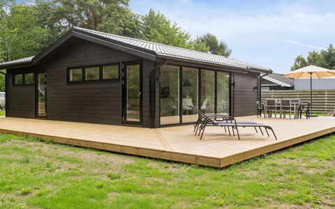 Deik - 1Km from the Sea: Bois, Domicile, Dur, Chalet, Siding, Plate-Forme, Batiments Jardin, Planche, Porche, Tache De Bois