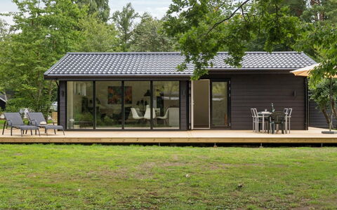 Deik - 1Km from the Sea: Toit, Chalet, Siding, Batiments Jardin, Ferme, Jardin, Cabanon, Cour, Structure En Plein Air, Aménagement Paysager