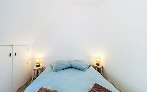 Gîte de la Grée: Design Intérieur, Sol, Sol, Chambre, Mur, Bois, Lit, Plafond, Drap De Lit, Pièce