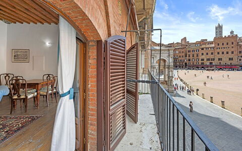 La Piazza Grand Vista Suite: Quartier, Appartement, Design Urbain, Usage Mixte, Brique, Balcon, Daylighting