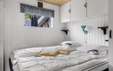 Agla - 350M from the Sea: Bois, Sol, Chambre, Planche, Dur, Tache De Bois, Lit, Literie, Drap De Lit, Conception