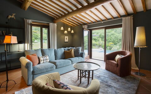 Casa Pernice: Meubles, Design Intérieur, Canapé, Mur, Sol, Bois, Sol, Table, Salon, Pièce