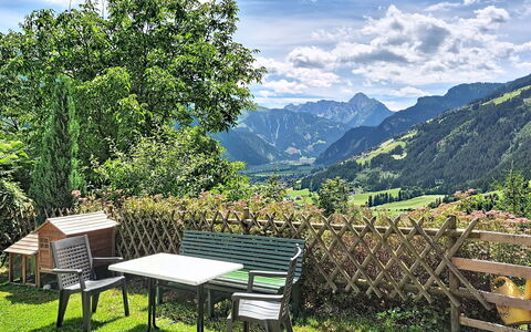 Brandnerhof: Montagnes Relief, Vert, Meubles, Paysage Naturel, Colline, Montagne, Mobilier De Jardin, Chaîne De Montagnes, Paysage