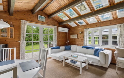 Saxi - 1.2Km from the Sea: Bois, Design Intérieur, Canapé, Plafond, Domicile, Meubles, Chalet, Salon, Cabane En Rondins
