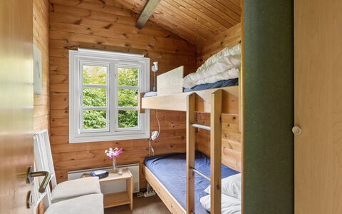 Saxi - 1.2Km from the Sea: Bois, Meubles, Domicile, Design Intérieur, Maison, Dortoir, Tache De Bois, Pièce, Dur, Cabane En Rondins