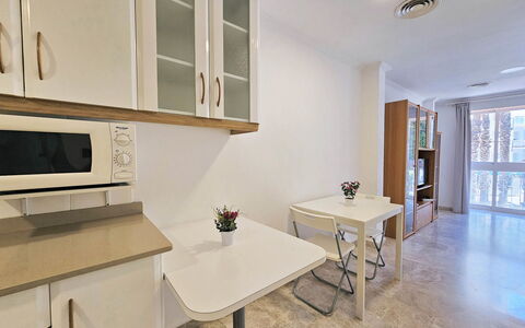 Apartamento Alba 1: Meubles, Design Intérieur, Sol, Bois, Sol, Comptoir, Cuisine, Pièce, Cabinetry, Plafond