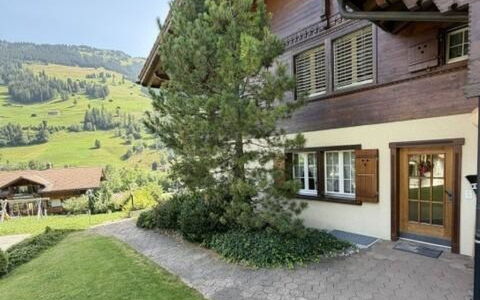 Sonnhalde 9 Eg: Bâtiment, Fenêtre, Maison, Domicile, Zone Résidentielle, Architecture, Chalet, Toit, Porte, Biens