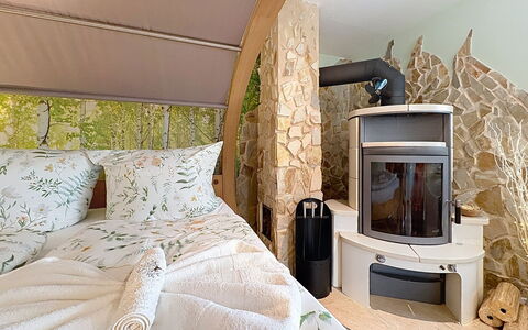 Bionestlein Premium-Appartment mit Sauna: Meubles, Design Intérieur, Éclairage, Chaise, Tache De Bois, Oreiller, Conception, Luminaire, Plante D'Appartement, Salon