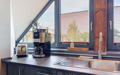 Chrischi: Bois, Design Intérieur, Domicile, Éclairage, Meubles, Cuisine, Comptoir, Verre, Appareil De Cuisine, Appartement