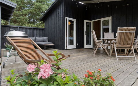 Erich - 500M from the Sea: Bois, Parquet, Dur, Mobilier De Jardin, Meubles, Planche, Porche, Plate-Forme, Tache De Bois, Porte