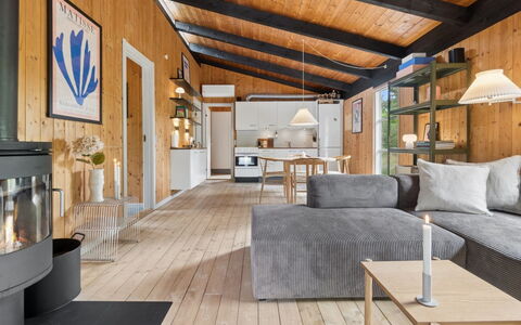 Erich - 500M from the Sea: Meubles, Bois, Design Intérieur, Sol, Plafond, Canapé, Sol, Salon, Domicile, Table Cuisine Et Salle A Manger