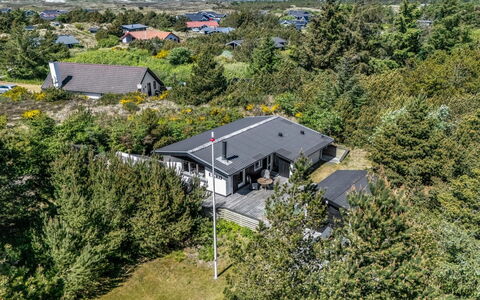 Wingot - from the Sea: Zone Résidentielle, Paysage, Lot Terre, Vue Du Ciel, Banlieue, Photographie Aérienne, Biens, Aménagement Paysager, Chaparral