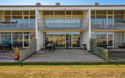 Svane - 70M from the Sea: Composite, Ombre, Balcon, Béton, Biens, Porche, Daylighting, Villa, Plate-Forme