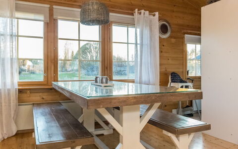 Laukaa 605: Meubles, Design Intérieur, Sol, Sol, Bois, Plafond, Table, Parquet, Table Cuisine Et Salle A Manger, Salle À Manger