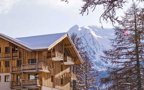 Les Orres 652: Balcon, Tache De Bois, Plante D'Appartement, Mobilier De Jardin, Pot De Fleur