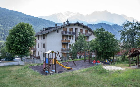 Raggio di Stella: Maison, Zone Résidentielle, Domicile, Établissements Humains, Chaîne De Montagnes, Station De Montagne, Vallée, Village, Alpes, Crête