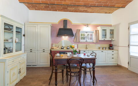 Antica Villa Merelli 12: Meubles, Design Intérieur, Cuisine, Sol, Cabinetry, Bois, Sol, Comptoir, Plafond, Pièce