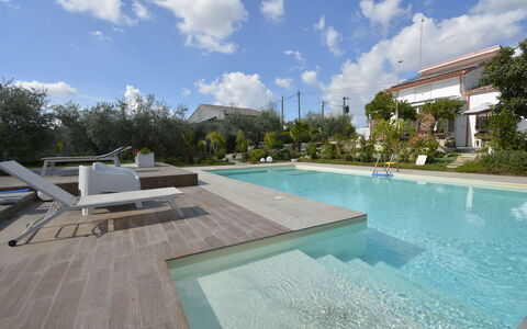 La Dimora di Diana: Piscine, Recours, Composite, Jardin, Aménagement Paysager, Caractéristique De L'Eau, Ombre, Eco Hôtel, Arrière-Cour, Loisir