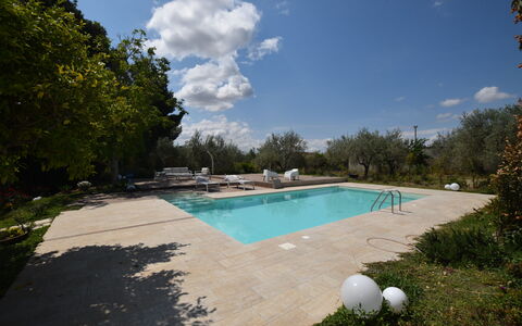 La Dimora di Diana: Piscine, Ombre, Recours, Jardin, Mobilier De Jardin, Aménagement Paysager, Dalle, Caractéristique De L'Eau, Béton