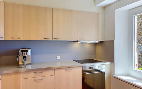 Casa Yakamos: Cuisine, Appareil De Cuisine, Comptoir, Cabinetry, Principaux Appliance, Meubles, Bois, Design Intérieur, Sol, Evier