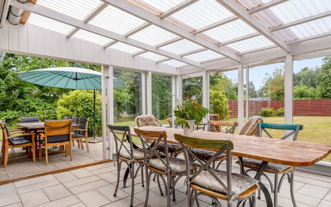 Anina - 300M from the Sea: Meubles, Bois, Table, Chaise, Mobilier De Jardin, Table Cuisine Et Salle A Manger, Porche, Design Intérieur, Tableau De Plein Air, Ombre