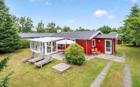 Anina - 300M from the Sea: Toit, Domicile, Maison, Chalet, Biens, Ferme, Ombre, Jardin, Pelouse, Cour