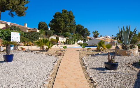 Pueblo de la Luz: Arbuste, Jardin, Aménagement Paysager, Ombre, Passerelle, Dalle, Allée, Cour
