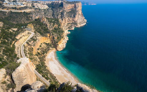 Sol Moraira: Bleu, Côte, Plan D'Eau, Cotiers Et Relief Océaniques, Mer, Roche, Promontoire, Terrain, Falaise, Promontoire