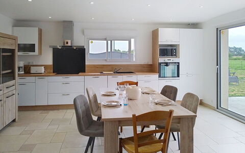 Le Jardin du Calme: Meubles, Cuisine, Sol, Design Intérieur, Comptoir, Sol, Cabinetry, Bois, Plafond, Appareil De Cuisine