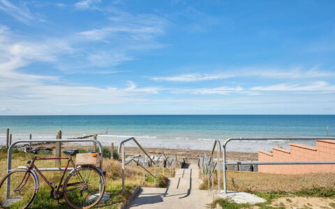 Riviera: Bleu, L'Eau, Plage, Plan D'Eau, Côte, Mer, Horizon, Cotiers Et Relief Océaniques, Vélo